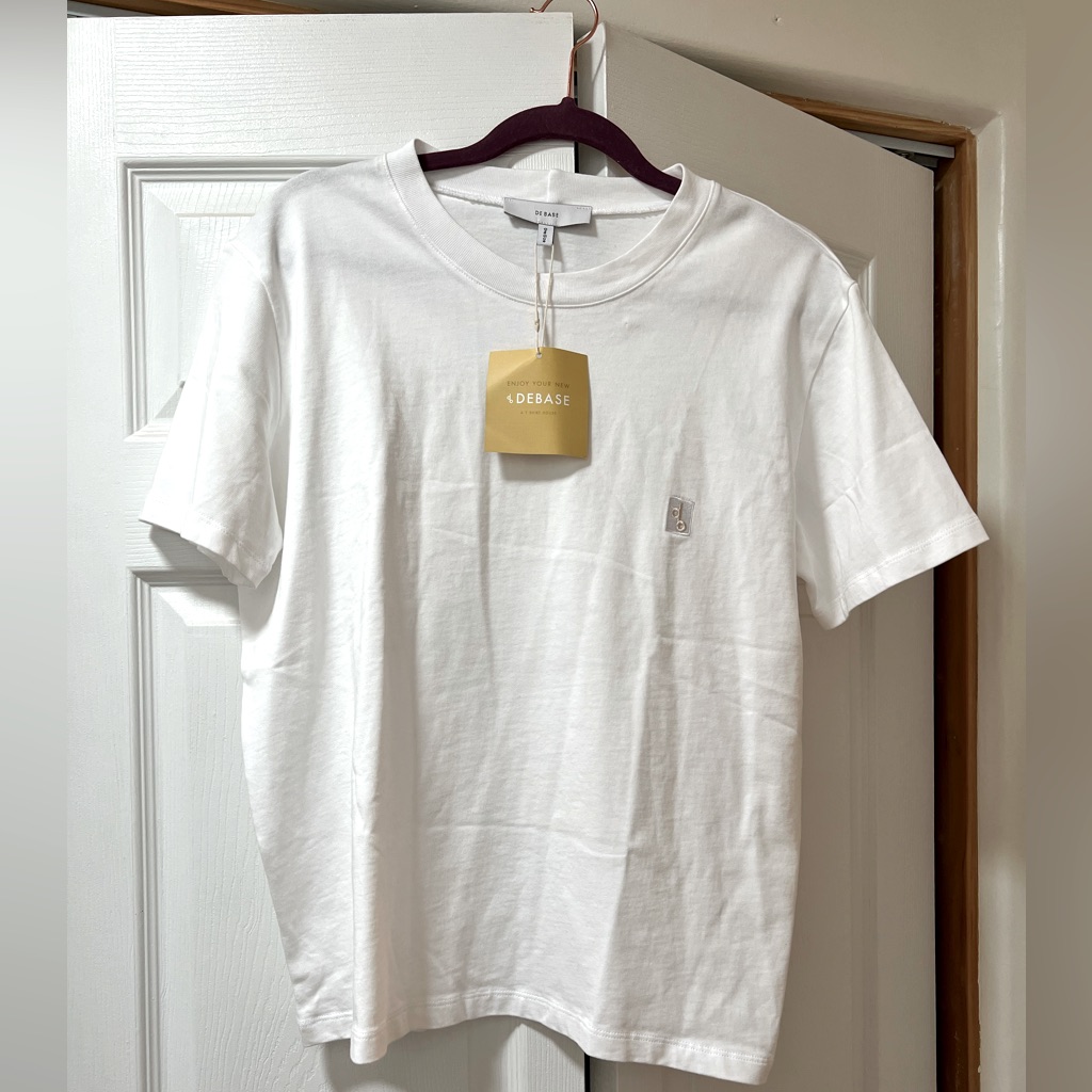 De Base Tee Brand New
